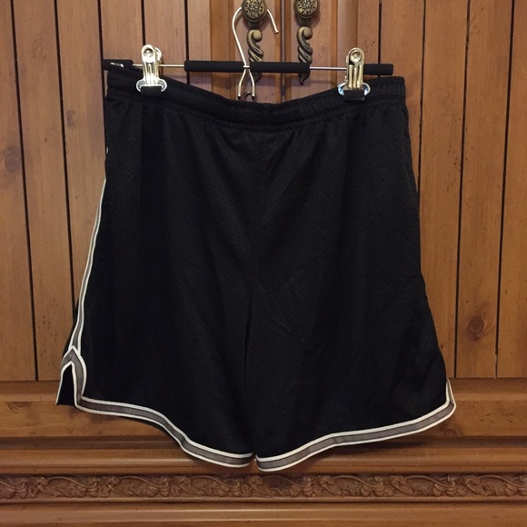 Nike Shorts - Picture 3 of 4